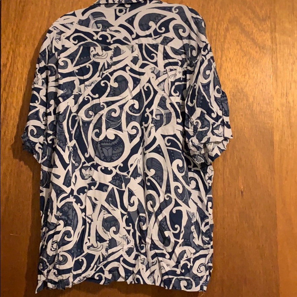 🌻Aloha Shirt - Picture 3 of 3